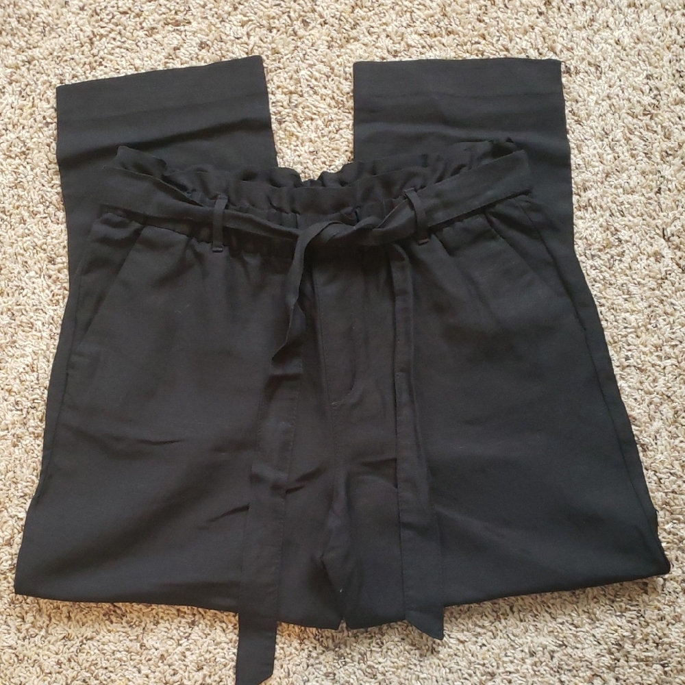 Old Navy Black Linen Blend Cropped Pants with Tie Belt